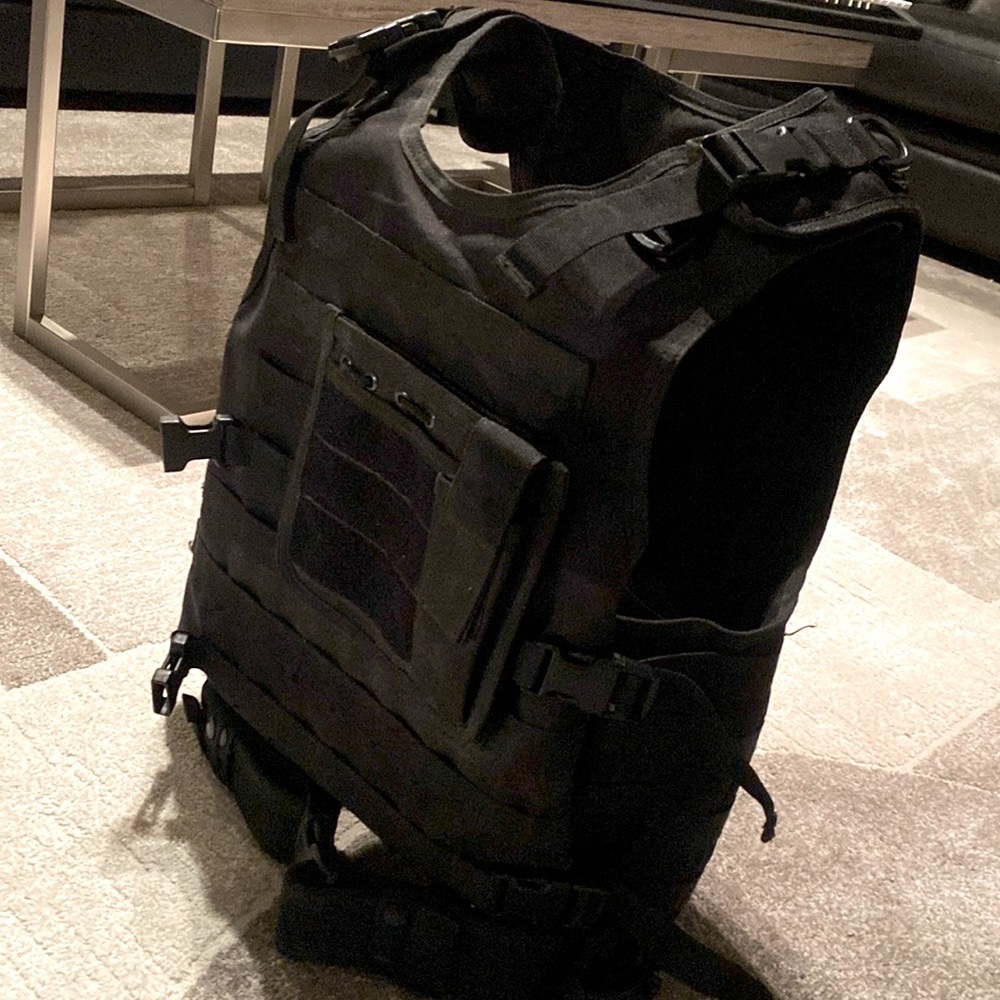 YAKEDA BULLET PROOF VEST (Comes without plates or belt)